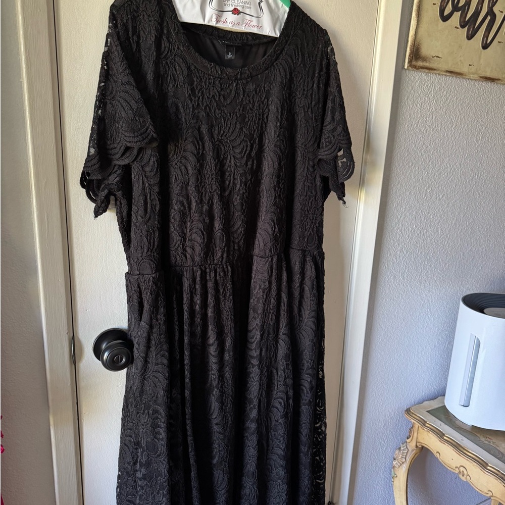 Elegant Black Lace Dress
